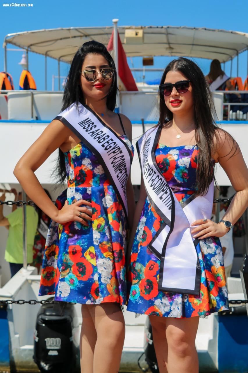 ملكات جمال العرب يقمن بجولة ببورتو مارينا بالساحل الشمالى